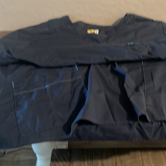 Navy blue scrubs top size 3x bottom size do - Picture 3 of 3